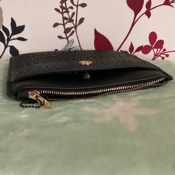 SOLD - PLEASE DO NOT BUY 🙂 Collette Leather Look Clutch Purse $15 👛 - Picture 6 of 12